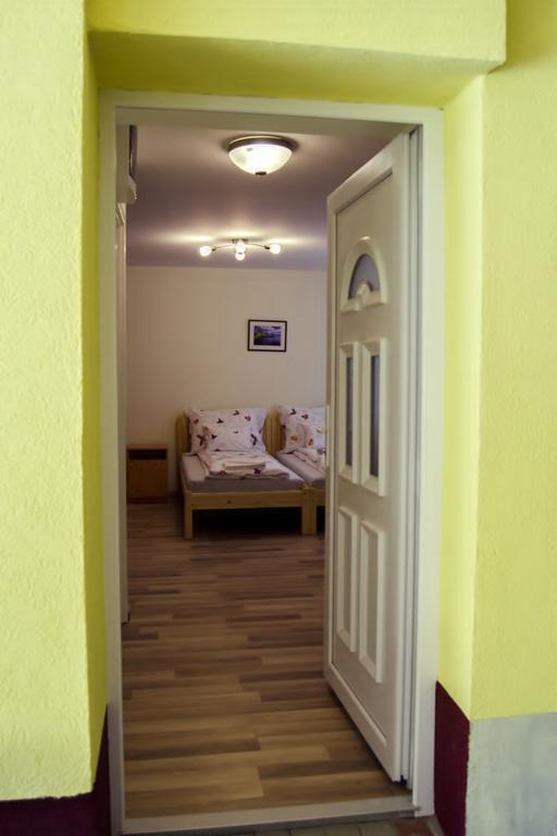 Csongradi Vendegvaro Apartmanok, Szarka Haz Exterior foto
